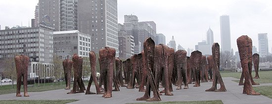 AGORA, 2005-2006, iron - 106 figures 285-295 x 95-100 x 135-145 cm - Permanent installation in Grant Park, Chicago