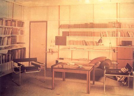 L'interno della casa di Gropius: arredo e mobili di Breuer, 1926