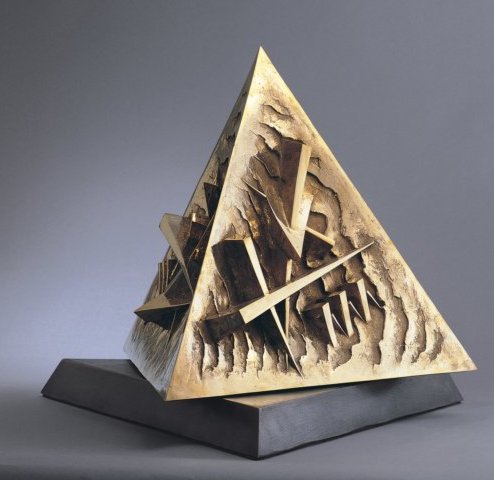 Piramide, 2002