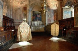 Cappella Museo - Sagome di Vescovi con Pianeta e Piviale
