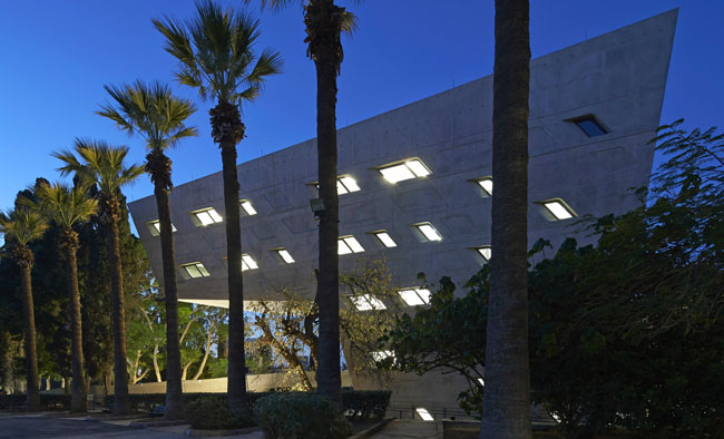 Issam Fares Institute di Zaha Hadid Architects