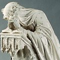 Henri de Triqueti - Il Lutto reale - Bozzetto per una figura collocata in una nicchia del cenotafio del principe Alberto, 1871-72 - Gesso, 44 x 23 x 25 cm - Montargis, Musée Girodet