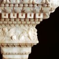 Trabeazione con capitello - Roma, MNR, Palazzo Massimo - Ritrovamento: Roma, via E. Orlando - h. 0,42; l. 0,29; p. 0,337 - Marmo pentelico, I sec. d.C.