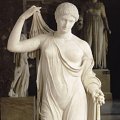 Statua di Afrodite, del tipo Venere Genitrice, fine I-inizi II sec dC, marmo pario, h 164 cm - Parigi, Muse du Louvre