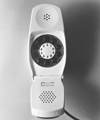 Grillo - Il telefono a conchiglia Grillo, realizzato assieme a Marco Zanuso nel 1965 per Siemens, fece vincere a Sapper un Compasso d'Oro