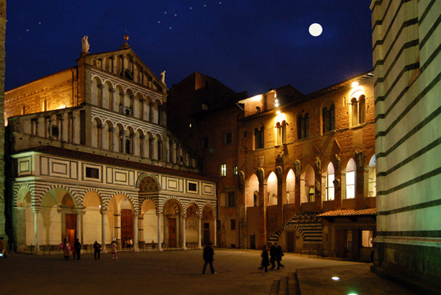 Pistoia-piazza Duomo- notte