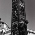 Obelisco Cassodoro, 1988. Bronzo, 525 x 90 x 90 cm. Lampedusa, piazza della Libertà. Foto Carlo Orsi