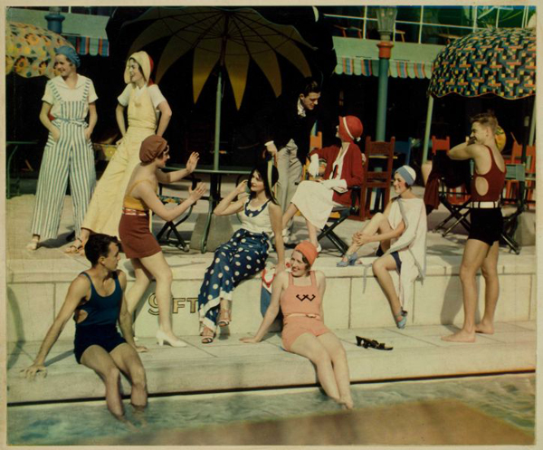 Ladies Home Journal, scena del bagno in piscina (sezione destra della pubblicit), 1931