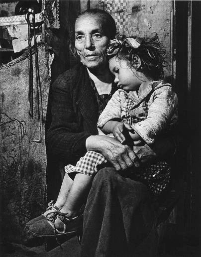 Nonna e nipote, 1946