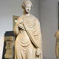 Statua femminile del tipo "Grande Ercolanese" da Aquileia (Udine)