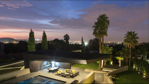 Kloof Road House by Nico van der Meulen Architects. [South Africa]