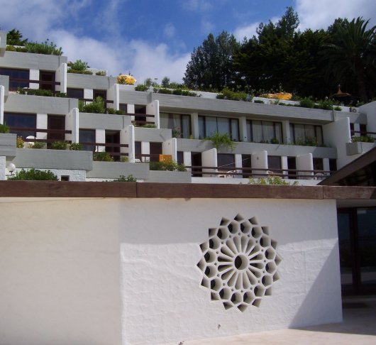 Esterno dell'Hotel do Mar di Sesimbra