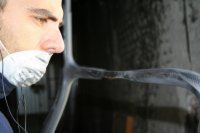 Massimiliano della Monaca durante i test di laboratorio della sedia estrema