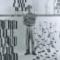 Harry Bertoia con sue sculture, 1956 - Foto John B. Willenbecher