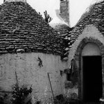 3 Trullo del pruno, 1977-1997, foto Jhon Vink, Magnum, 1987