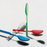 SLEEK - Cucchiaino per barattoli - 1962 Progetto: Achille e Pier Giacomo Castiglioni - 1962, 1996 Produzione: Kraft, Alessi - ©Studio Museo Achille Castiglioni - Triennale Design Museum, Milano