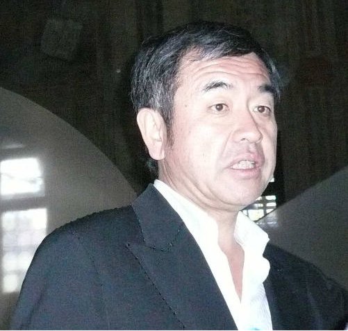 Kengo Kuma durante la vernice della mostra