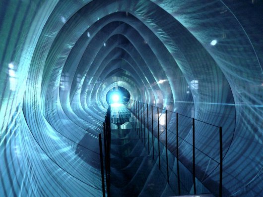 Vista all'interno del tunnel-carpa