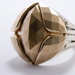 Anello MORGANA - Corpo oro bianco, gemme metalliche in oro rosso lapidato 1980-1985