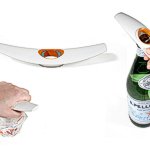 Open'n Squeeze. Apri bottiglie sia per vetro che per plastica per Guzzini. Inoltre permette di schiacciare la bottiglia per il riciclo, 2006