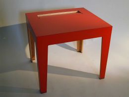 Table with hollowed recess