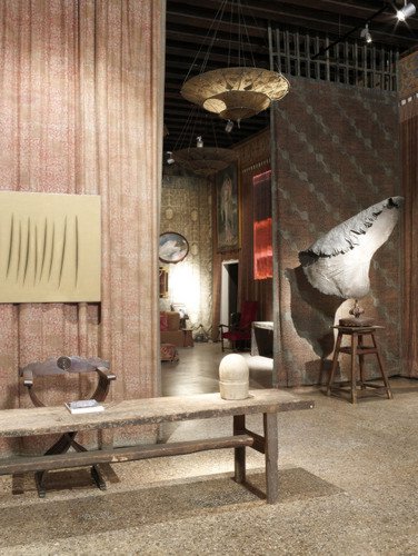 Artempo; veduta d'insieme dell'allestimento al primo piano nobile di Palazzo Fortuny