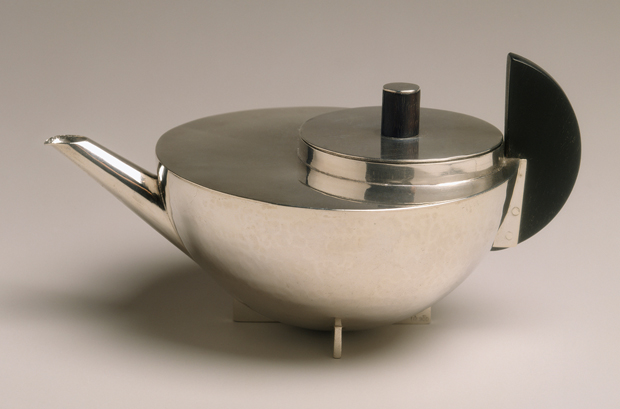 Marianne Brandt, Marianne Brandt, Teapot, circa 1924 - © The Metropolitan Museum of Art, Dist. RMN-Grand Palais / image of the MMA / A.D.A.G.P. 2016 Marianne Brandt, Marianne Brandt, Teapot, circa 1924 - © The Metropolitan Museum of Art, Dist. RMN-Grand Palais / image of the MMA / A.D.A.G.P. 2016