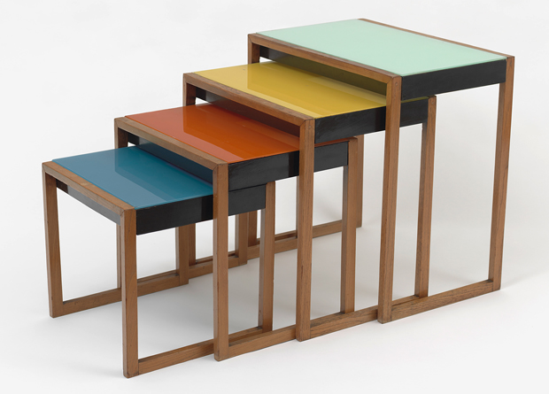 Josef Albers, “Stacking tables”, 1927 - Ash veneer, black lacquer, painted glass - © The Josef and Anni Albers Foundation, VG Bild - Kunst, Bonn Josef Albers, “Stacking tables”, 1927 - Ash veneer, black lacquer, painted glass - © The Josef and Anni Albers Foundation, VG Bild - Kunst, Bonn