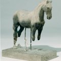 Attribuito a Leonardo da Vinci, Modello per un cavallo stante; Satuetta di cavallo stante modellata in cera vergine, h. (senza base) cm 16; lungh. cm 25; largh. cm 5-6; collezione privata