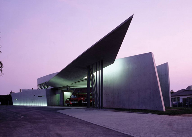 Fire Station di Zaha Hadid Photography © Christian Richter