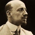 Gabriele D'Annunzio con gardenia