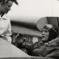 Hans Steiner - Gritli Schaad e Fritz Schreiber dopo il nuovo primato di volo a vela, 1936 - Copyright Mus�e de L'Elylis�e