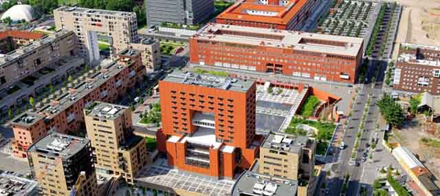 Riqualificazione del quartiere Bicocca a Milano, dal 1985 al 2005. Università e quartieri residenziali Riqualificazione del quartiere Bicocca a Milano, dal 1985 al 2005. Università e quartieri residenziali