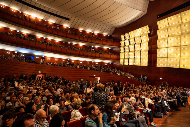 Il Teatro degli Arcimboldi; Bicocca a Milano. 1997 - 2002