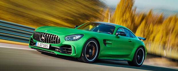 Nuova Mercedes-AMG GT R