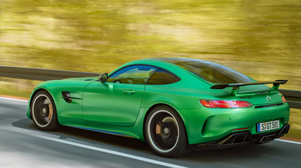 Nuova Mercedes-AMG GT R