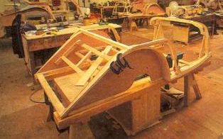 Allestimento di un telaio in legno della Morgan